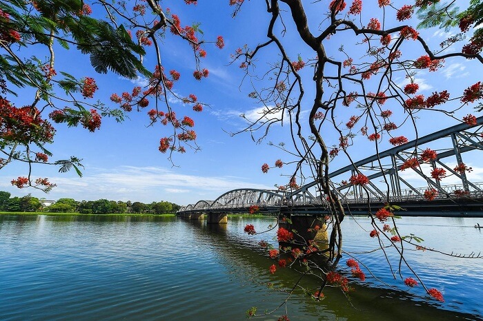 Đà Nẵng → Huế